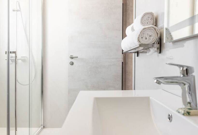 پانسیون C Est La Vie Boutik Swieqi