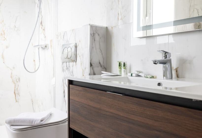 پانسیون C Est La Vie Boutik Swieqi