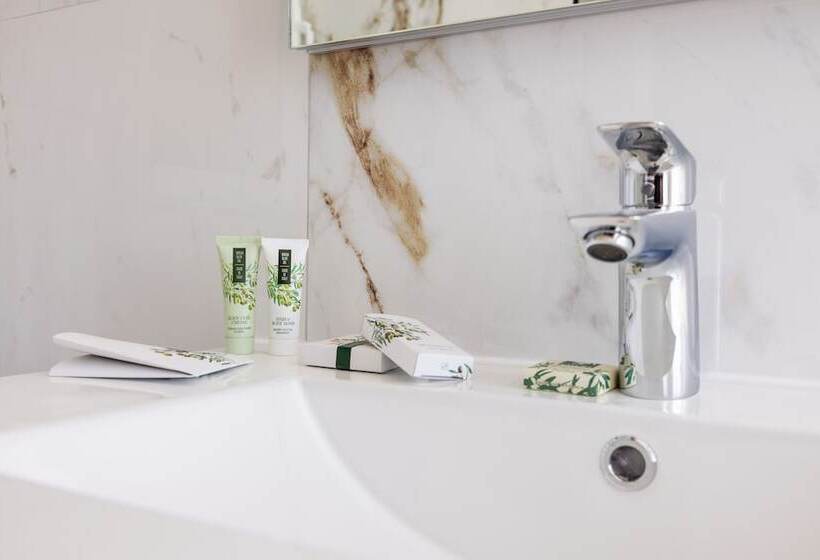 پانسیون C Est La Vie Boutik Swieqi