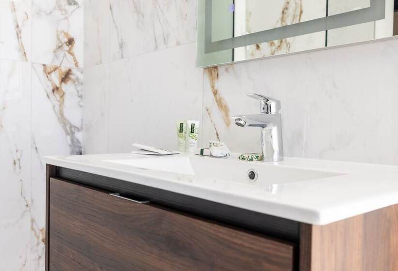 پانسیون C Est La Vie Boutik Swieqi