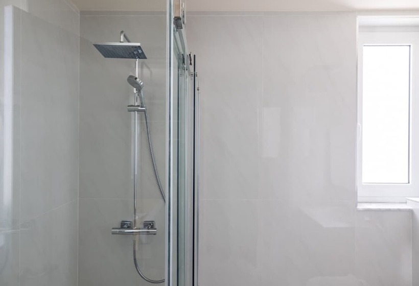 پانسیون C Est La Vie Boutik Swieqi