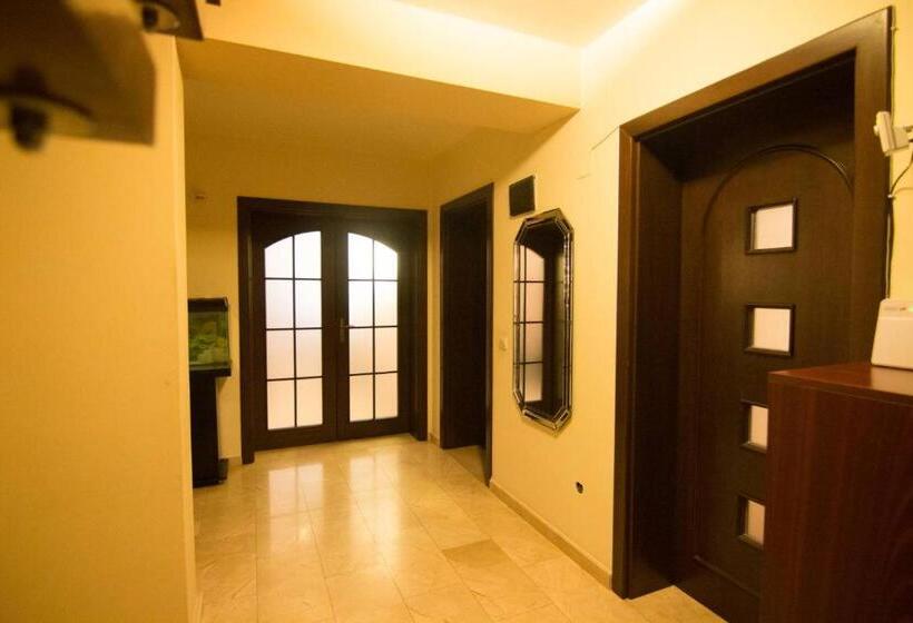 פנסיון Casa Tudor