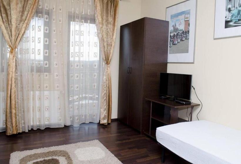 פנסיון Casa Tudor