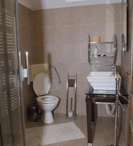 פנסיון Casa Tudor