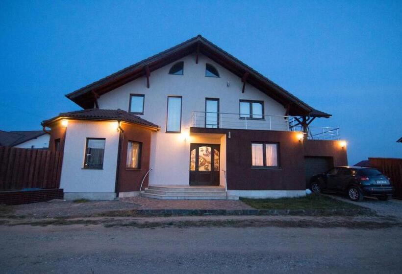 פנסיון Casa Tudor