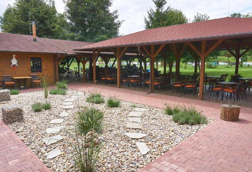 بنسيون Golf Resort Lázně Bohdaneč