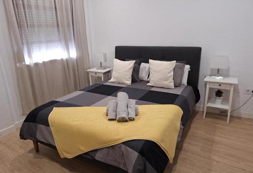 ペンション Habitacion Con Baño Privado En Un Piso Con Familia