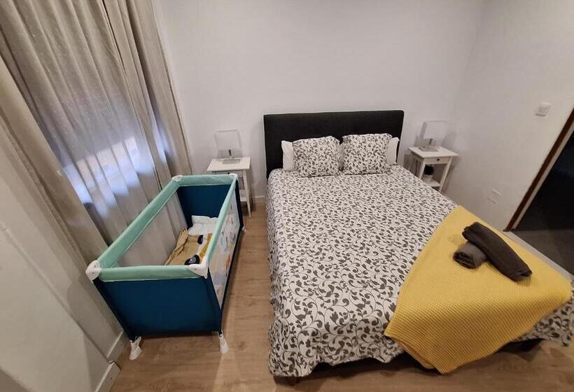 ペンション Habitacion Con Baño Privado En Un Piso Con Familia