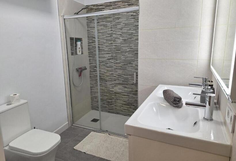 ペンション Habitacion Con Baño Privado En Un Piso Con Familia