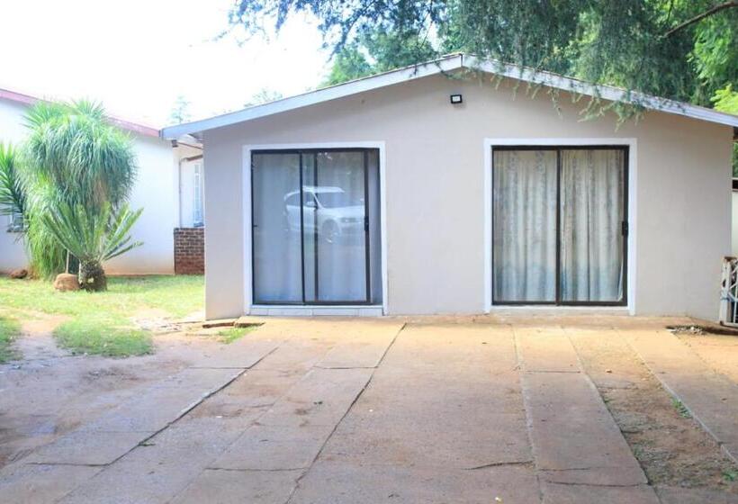 פנסיון Kekeli B&b