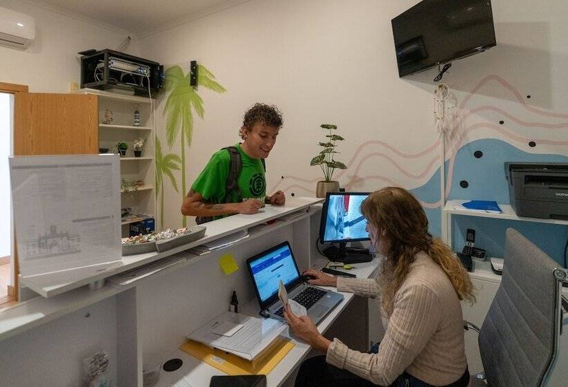 بنسيون Leevin Guesthouse