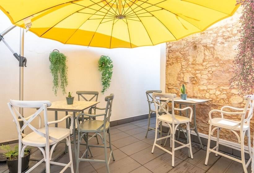 بنسيون Leevin Guesthouse