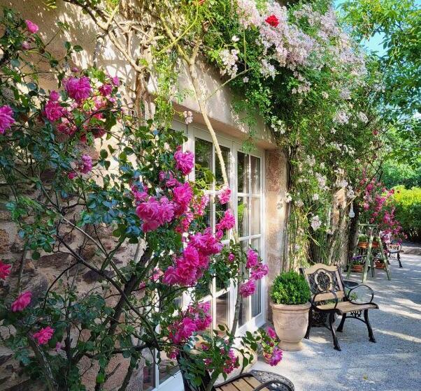 بنسيون Les Causeries Du Monde