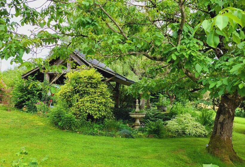 بنسيون Les Causeries Du Monde