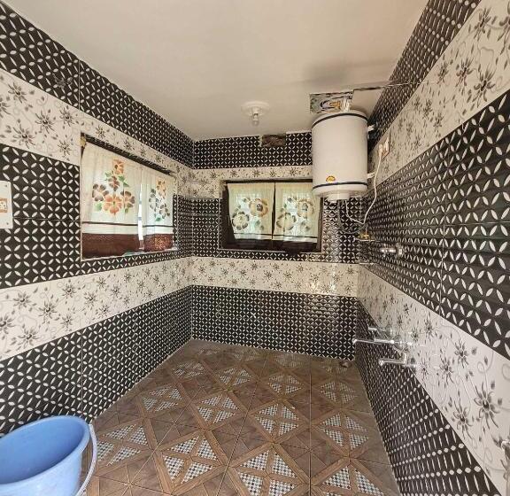 بنسيون Oyo Home Fatima S Homestay