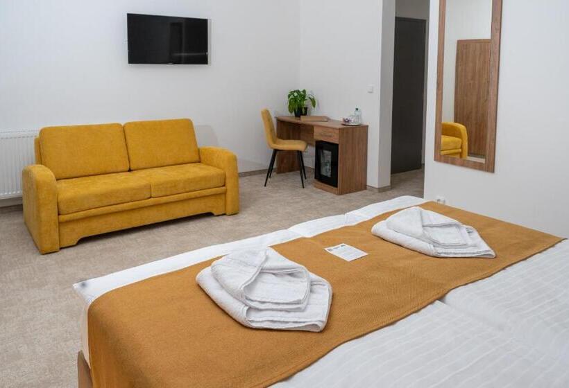 פנסיון Penzion Golf Luby