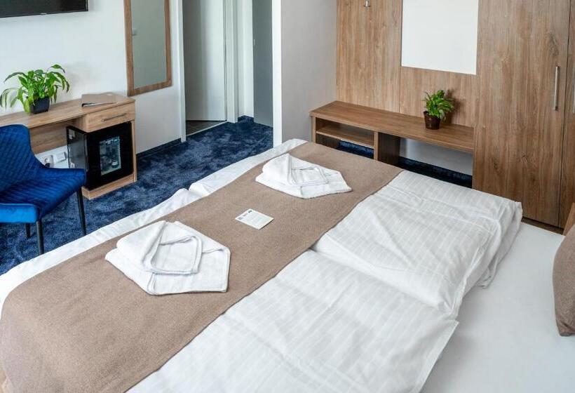 פנסיון Penzion Golf Luby