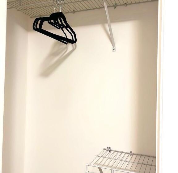 Pension Private Entry 2 Bedrooms Entire Suite Free Parking Near Skytrain Metrotown