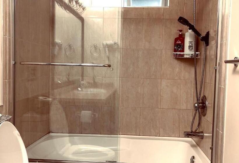 بنسيون Private Entry 2 Bedrooms Entire Suite Free Parking Near Skytrain Metrotown