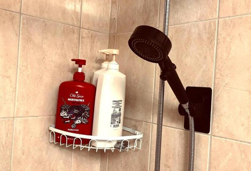 Pension Private Entry 2 Bedrooms Entire Suite Free Parking Near Skytrain Metrotown