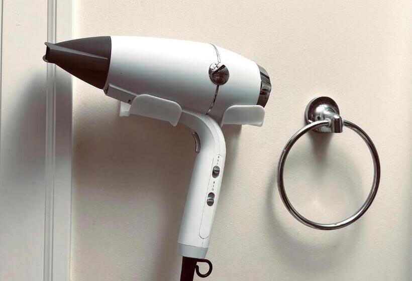 Pension Private Entry 2 Bedrooms Entire Suite Free Parking Near Skytrain Metrotown