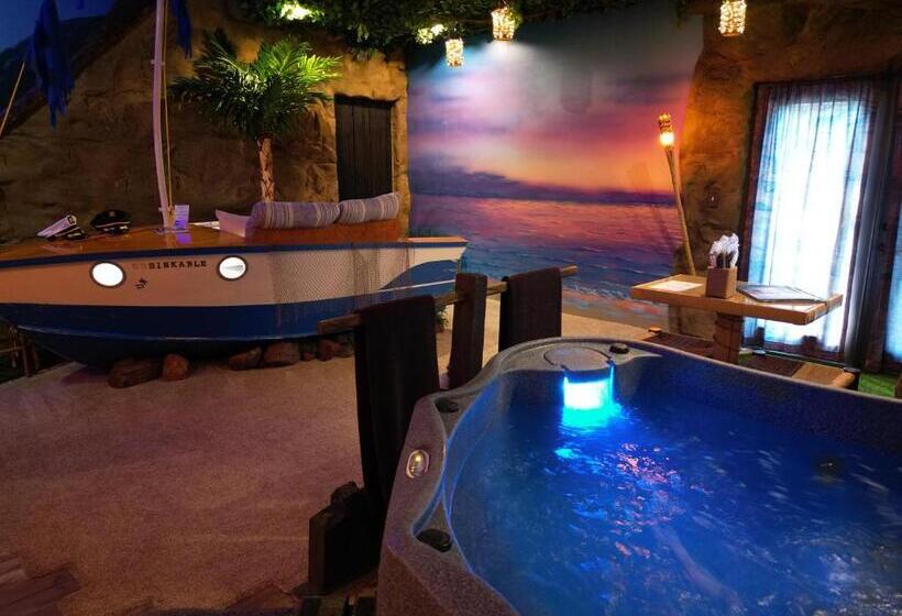 بنسيون Shipwrecked