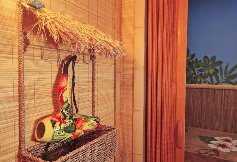 بنسيون Shipwrecked