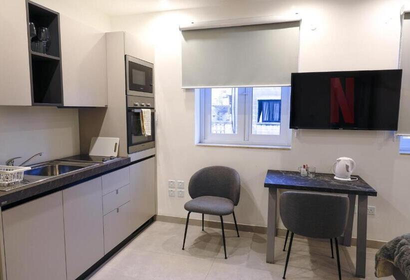 پانسیون The Central Guesthouse