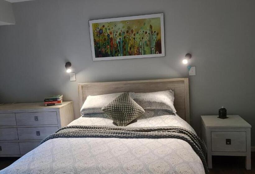 Пансион The Garden House Bnb