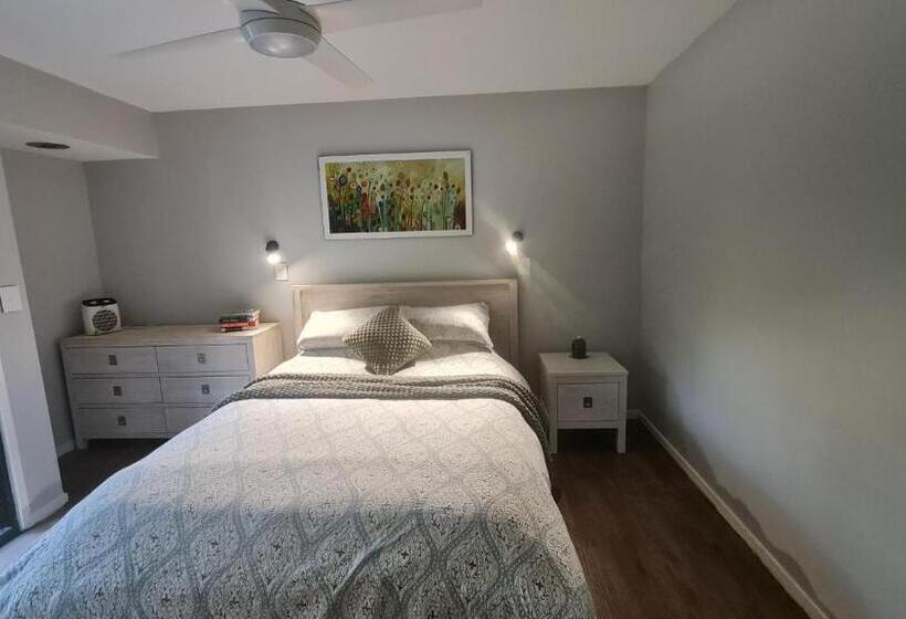 Пансион The Garden House Bnb