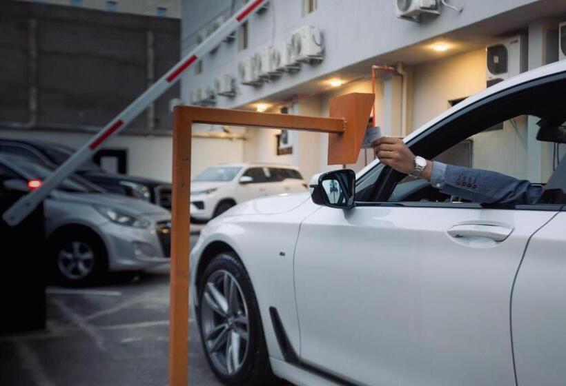 Skyline Hotel & Suites