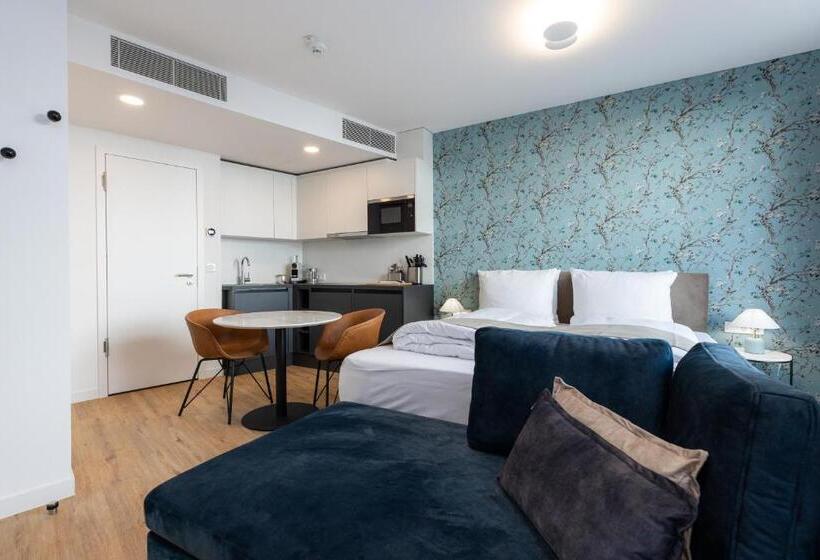 The Doorman Goethe Frankfurt Am Main