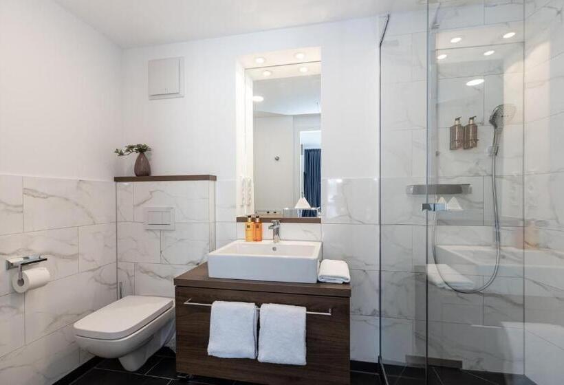 The Doorman Goethe Frankfurt Am Main