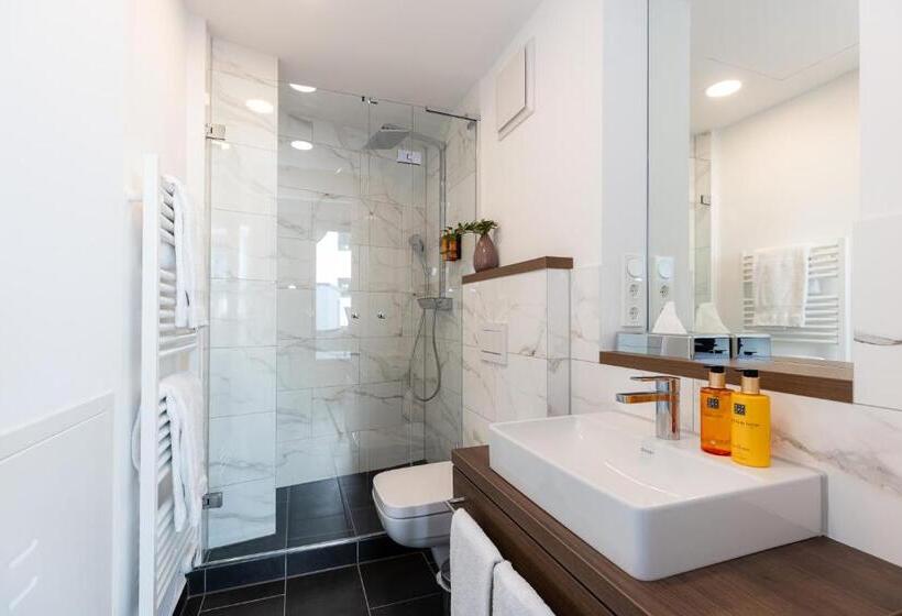 The Doorman Goethe Frankfurt Am Main