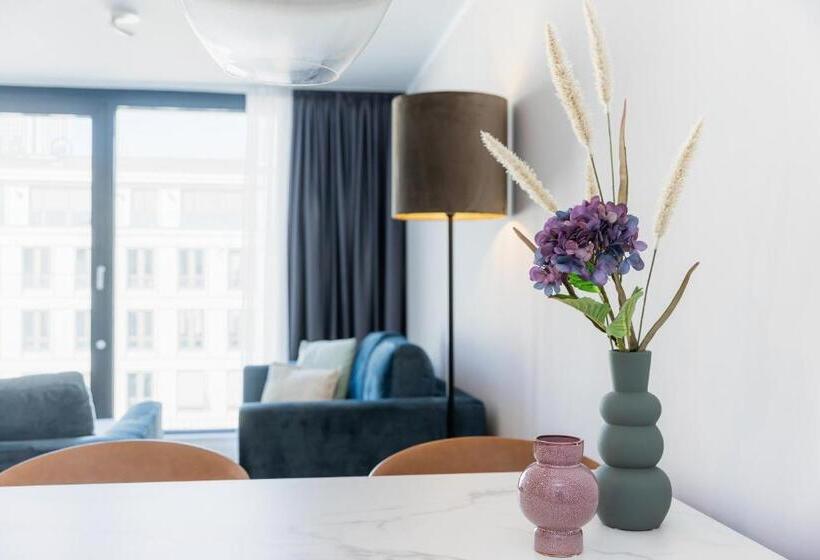 The Doorman Goethe Frankfurt Am Main