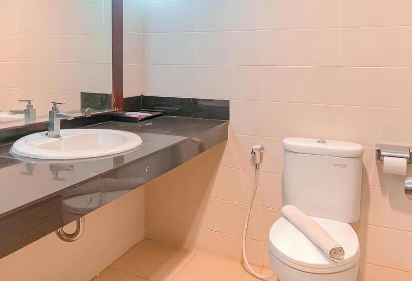 Urbanview Hotel Grand Permata In Banjarbaru By Reddoorz