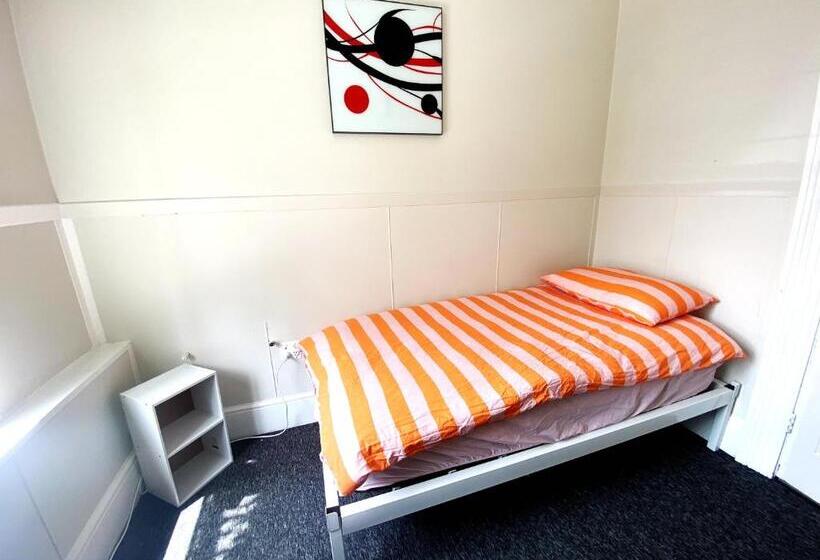 Общежитие 215 Edinburgh Castle