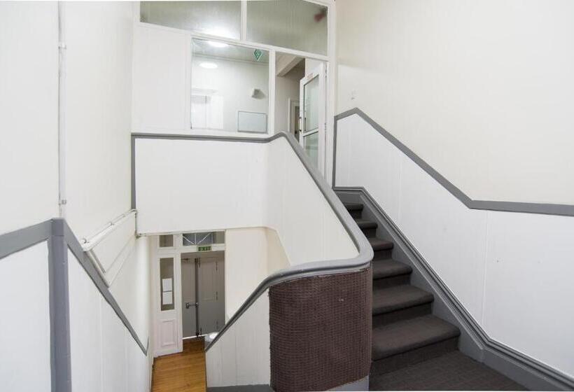 Общежитие 215 Edinburgh Castle