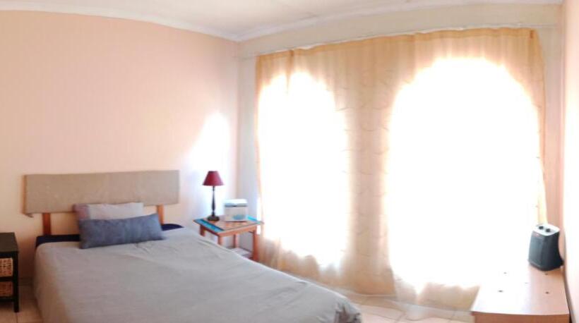 הוסטל 54 Martjie Laan