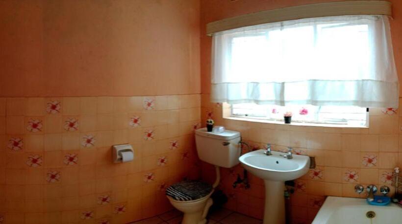 הוסטל 54 Martjie Laan