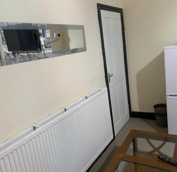 住宿加早餐 Entire Spacious Family House