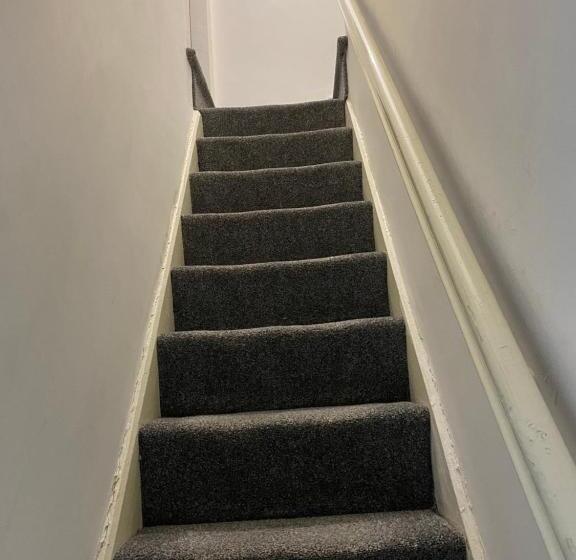 住宿加早餐 Entire Spacious Family House