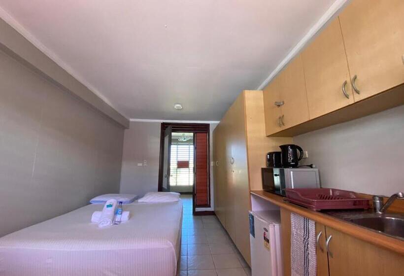 تختخواب و صبحانه Island Travelers Accommodation