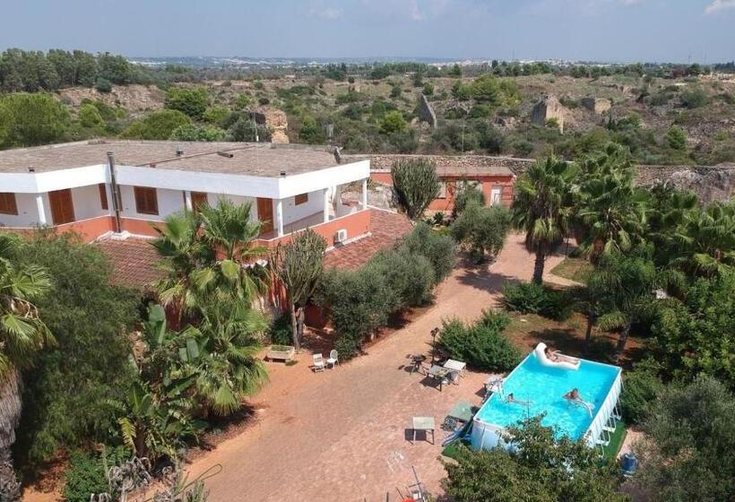 تختخواب و صبحانه Residence Il Carrubo