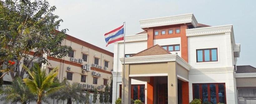 Champion Hotel & Pub