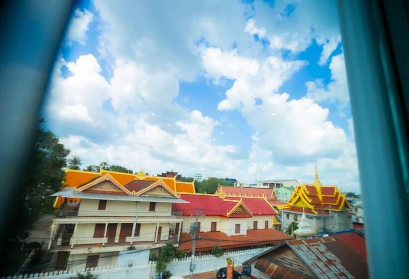 Champion Hotel & Pub