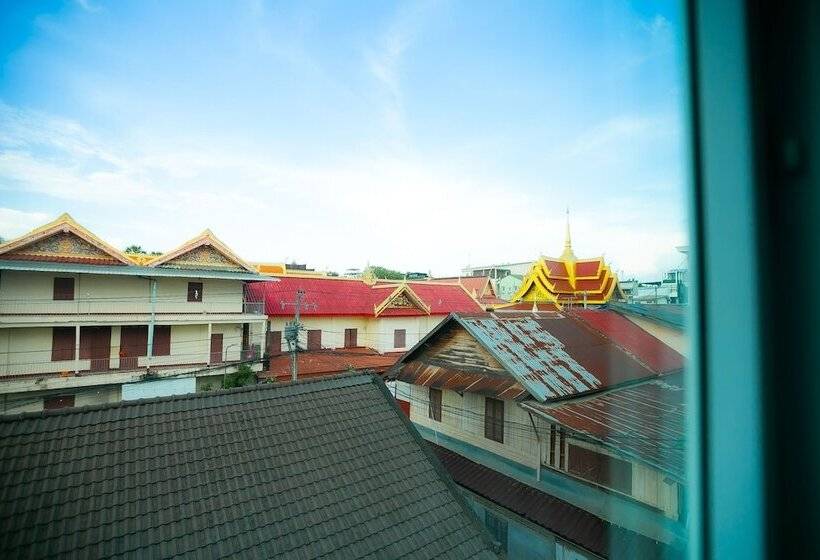 Champion Hotel & Pub