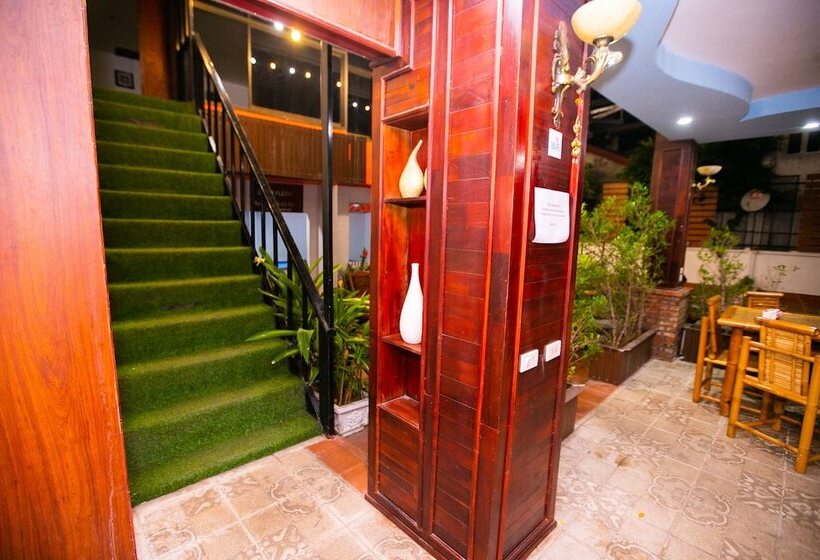 Champion Hotel & Pub