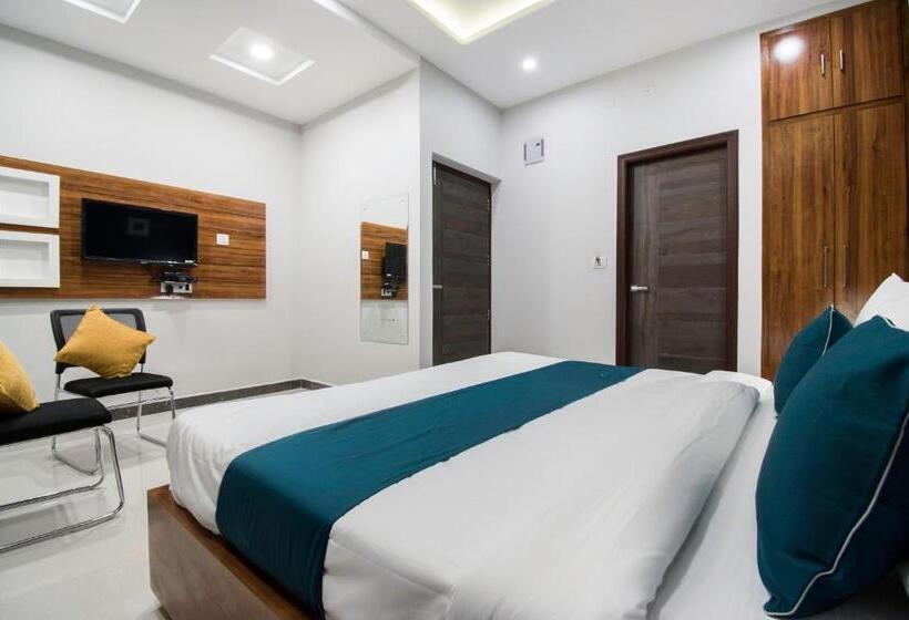 ホテル Collection O Blue Shine