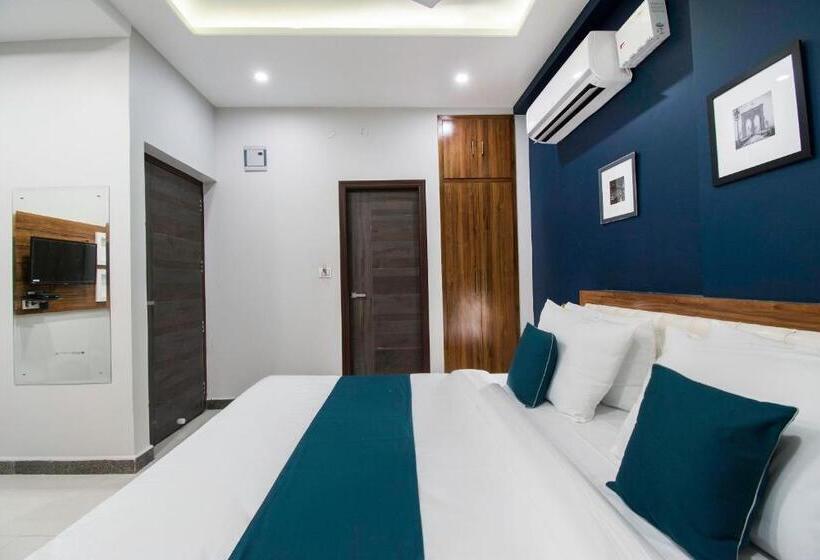 ホテル Collection O Blue Shine